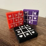 Llavero de San Valentín tres en raya